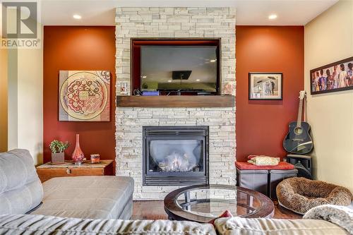 12435 Oyama Road, Lake Country, BC - Indoor Photo Showing Living Room With Fireplace