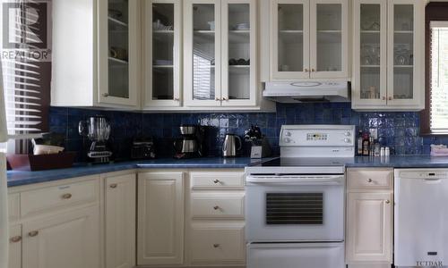 Unit 1. Eat in Kitchen - 620 Lakeshore Rd S, Temiskaming Shores, ON - Indoor Photo Showing Kitchen