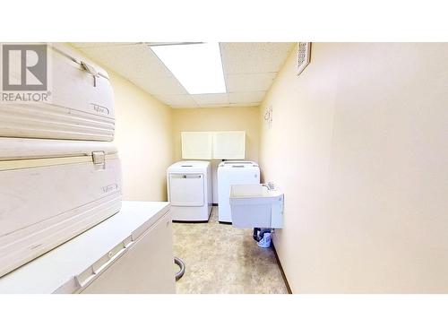 10864 101 Street, Taylor, BC - Indoor Photo Showing Laundry Room