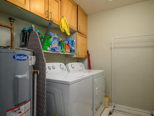 12-2197 Duggan Rd, Nanaimo, BC - Indoor Photo Showing Laundry Room