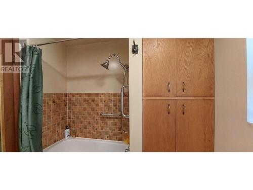 1166 Mackenzie Highway, Bella Coola, BC - Indoor Photo Showing Bathroom