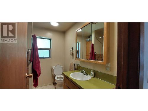 1166 Mackenzie Highway, Bella Coola, BC - Indoor Photo Showing Bathroom