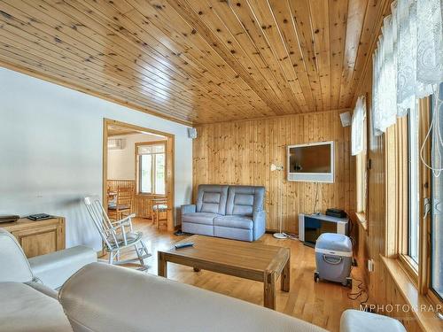 Living room - 138 Ch. Des Lacs, Chute-Saint-Philippe, QC - Indoor