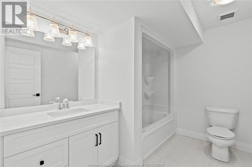 392 Matese, Lakeshore, ON - Indoor Photo Showing Bathroom
