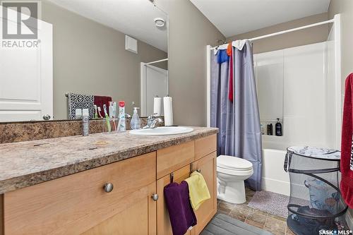 571 Elphinstone Street, Regina, SK - Indoor Photo Showing Bathroom