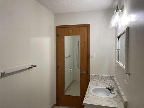 402 165 Court Street, Thunder Bay, ON - Indoor Photo Showing Other Room