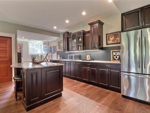 7343 Lakefront Pl, Lake Cowichan, BC - Indoor Photo Showing Kitchen With Upgraded Kitchen