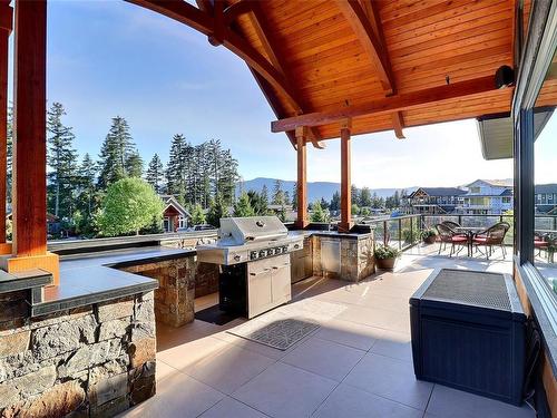 7343 Lakefront Pl, Lake Cowichan, BC - Outdoor With Exterior