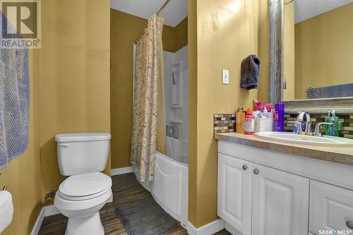 2258 Osler Street, Regina, SK - Indoor Photo Showing Bathroom