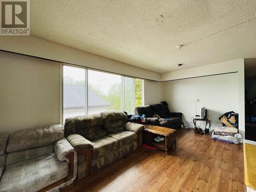 643 Ritchie Street, Prince Rupert, BC - Indoor Photo Showing Living Room
