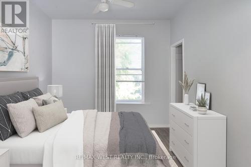 4 Duncan Street E, Huntsville, ON - Indoor Photo Showing Bedroom