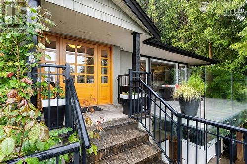 322 Newdale Court, North Vancouver, BC - Outdoor With Exterior