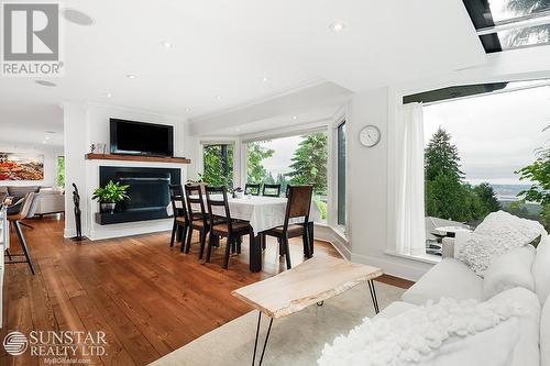 322 Newdale Court, North Vancouver, BC - Indoor With Fireplace