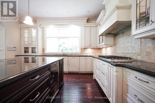 450 Meadow Wood Rd, Mississauga, ON - Indoor Photo Showing Kitchen With Upgraded Kitchen