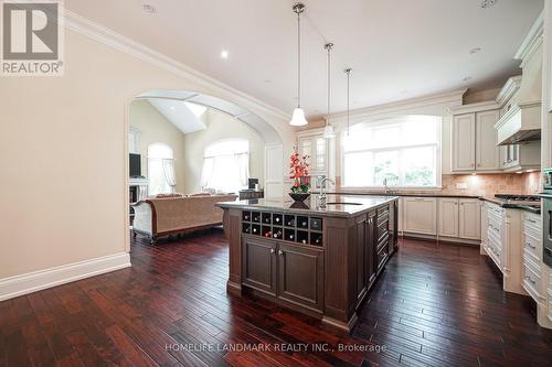450 Meadow Wood Rd, Mississauga, ON - Indoor Photo Showing Kitchen With Upgraded Kitchen