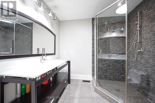 450 Meadow Wood Rd, Mississauga, ON - Indoor Photo Showing Bathroom