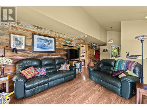 11899 L'Heureux Road, Valemount, BC - Indoor Photo Showing Living Room