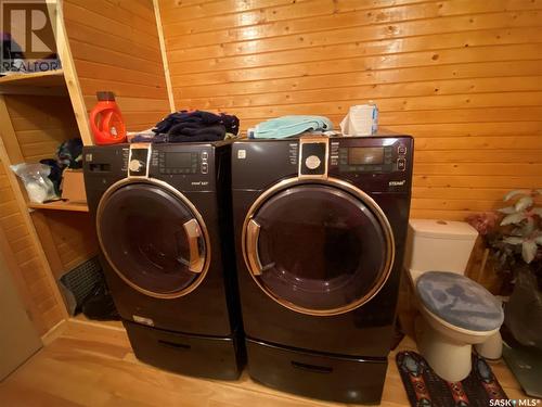 904 Mahigan Crescent, Lac La Ronge, SK - Indoor Photo Showing Laundry Room