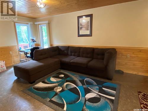 904 Mahigan Crescent, Lac La Ronge, SK - Indoor Photo Showing Living Room