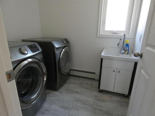 34 The Olde Road, Geraldton, ON - Indoor Photo Showing Laundry Room