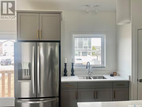 5206 Squires Road, Regina, SK - Indoor Photo Showing Kitchen With Double Sink
