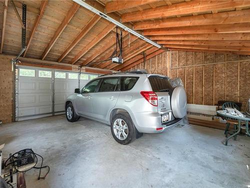 1527 Heriot Bay Rd, Quadra Island, BC - Indoor Photo Showing Garage