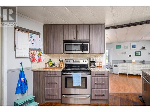 7181 Brewer Road, Coldstream, BC - Indoor Photo Showing Kitchen