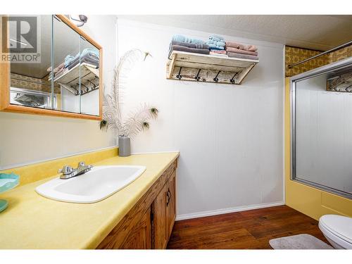 7181 Brewer Road, Coldstream, BC - Indoor Photo Showing Bathroom