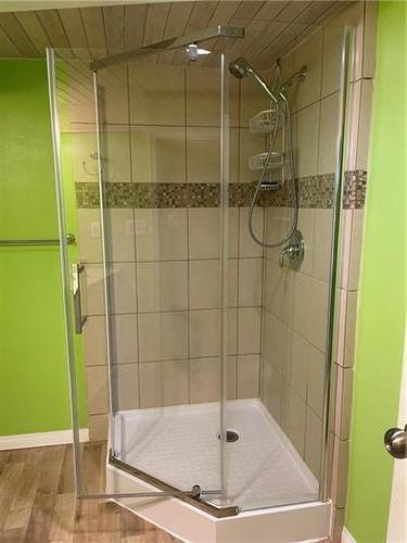 456 9Th Avenue N, Swan River, MB - Indoor Photo Showing Bathroom