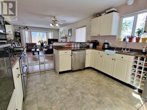 1621 Evergreen Street, Williams Lake, BC - Indoor Photo Showing Kitchen With Double Sink