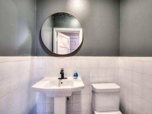 Powder room - 347 Av. Kensington, Westmount, QC - Indoor Photo Showing Bathroom