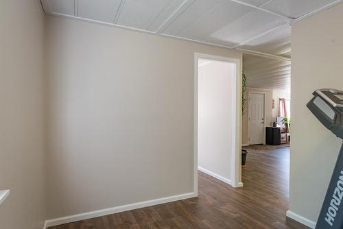 504 201St Avenue, Castlegar, BC - Indoor Photo Showing Other Room