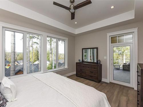 3156 Mission Rd, Courtenay, BC - Indoor Photo Showing Bedroom