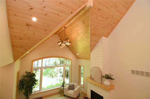 1417 Dickie Lake Road W, Baysville, ON - Indoor Photo Showing Other Room