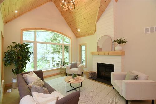 1417 Dickie Lake Road W, Baysville, ON - Indoor Photo Showing Living Room With Fireplace