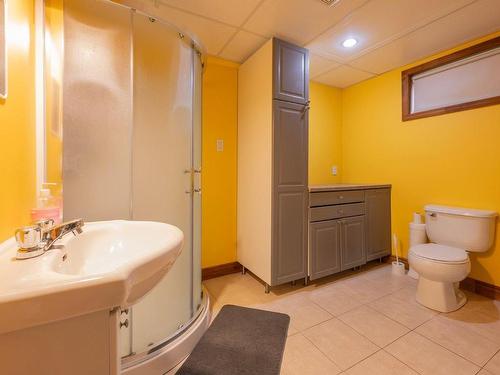 Salle de lavage - 632 Ch. Des Caps, Les Îles-De-La-Madeleine, QC - Indoor Photo Showing Bathroom