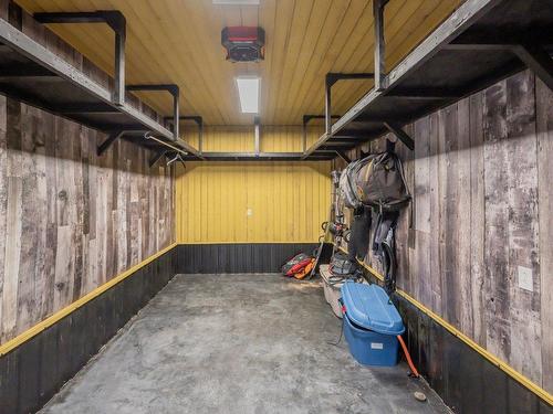 Garage - 632 Ch. Des Caps, Les Îles-De-La-Madeleine, QC - Indoor Photo Showing Basement