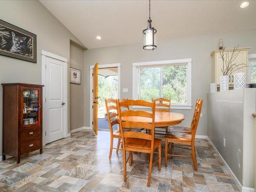 3171 Decourcy Dr, Nanaimo, BC - Indoor Photo Showing Dining Room