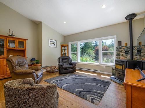 3171 Decourcy Dr, Nanaimo, BC - Indoor Photo Showing Living Room