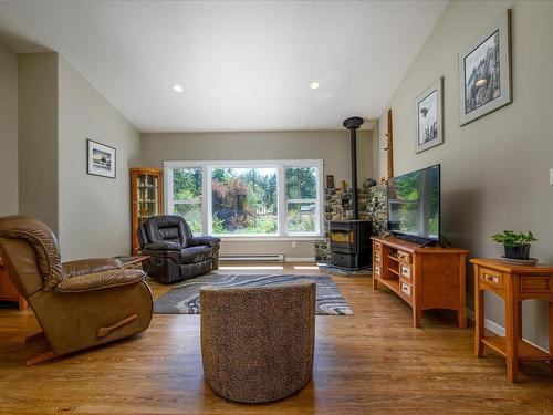 3171 Decourcy Dr, Nanaimo, BC - Indoor Photo Showing Living Room