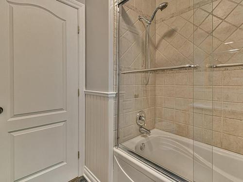 Salle de bains attenante Ã  la CCP - 746 Crois. Adèle, Prévost, QC - Indoor Photo Showing Bathroom
