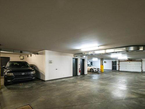 Garage - 101-4280 Rue Bernard-Hubert, Longueuil (Saint-Hubert), QC - Indoor Photo Showing Garage