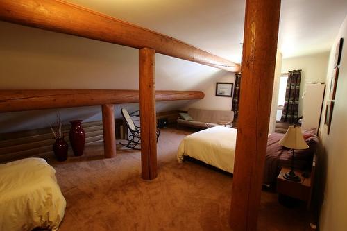 512 Kellie Street, Trout Lake, BC - Indoor Photo Showing Bedroom