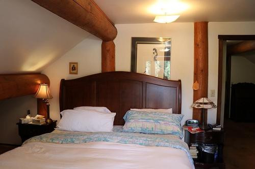 512 Kellie Street, Trout Lake, BC - Indoor Photo Showing Bedroom