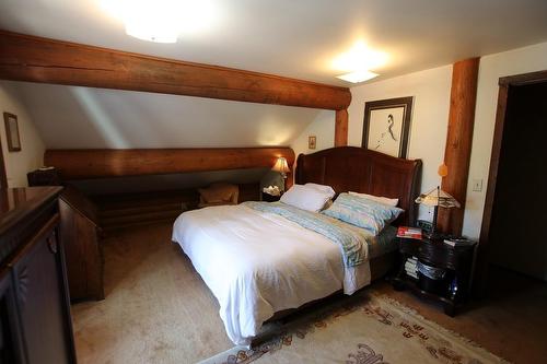 512 Kellie Street, Trout Lake, BC - Indoor Photo Showing Bedroom