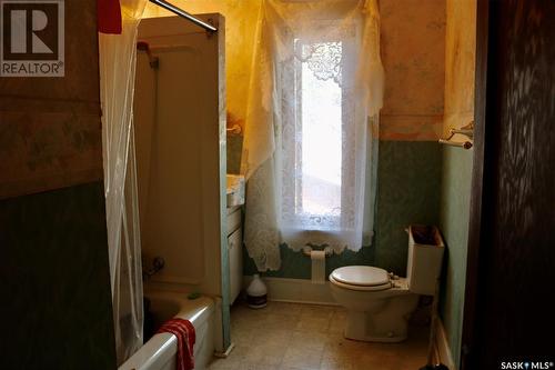 709 Ellice Street, Moosomin, SK - Indoor Photo Showing Bathroom