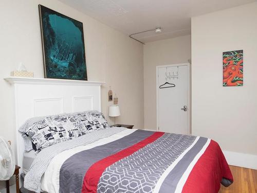 201 Ross Street, Thunder Bay, ON - Indoor Photo Showing Bedroom