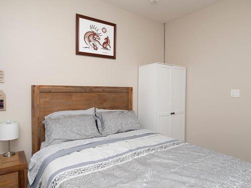 201 Ross Street, Thunder Bay, ON - Indoor Photo Showing Bedroom