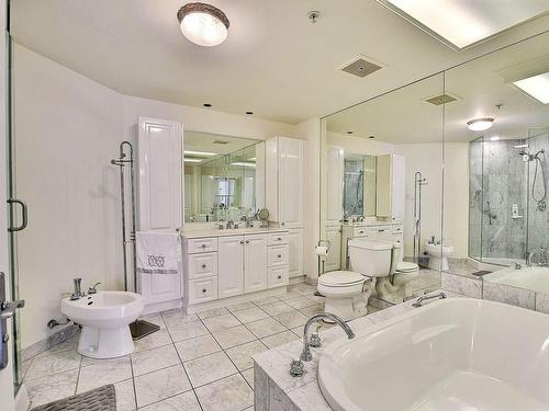 Ensuite bathroom - 213-1400 Crois. Merit, Mont-Royal, QC - Indoor Photo Showing Bathroom