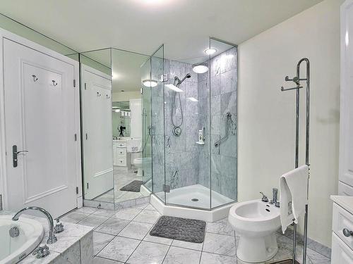 Ensuite bathroom - 213-1400 Crois. Merit, Mont-Royal, QC - Indoor Photo Showing Bathroom